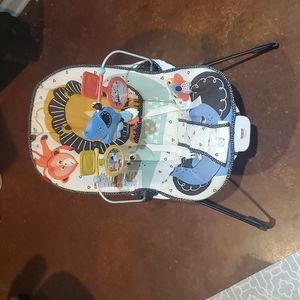 Fisher price Bounce  Seat in good shape slightly used .